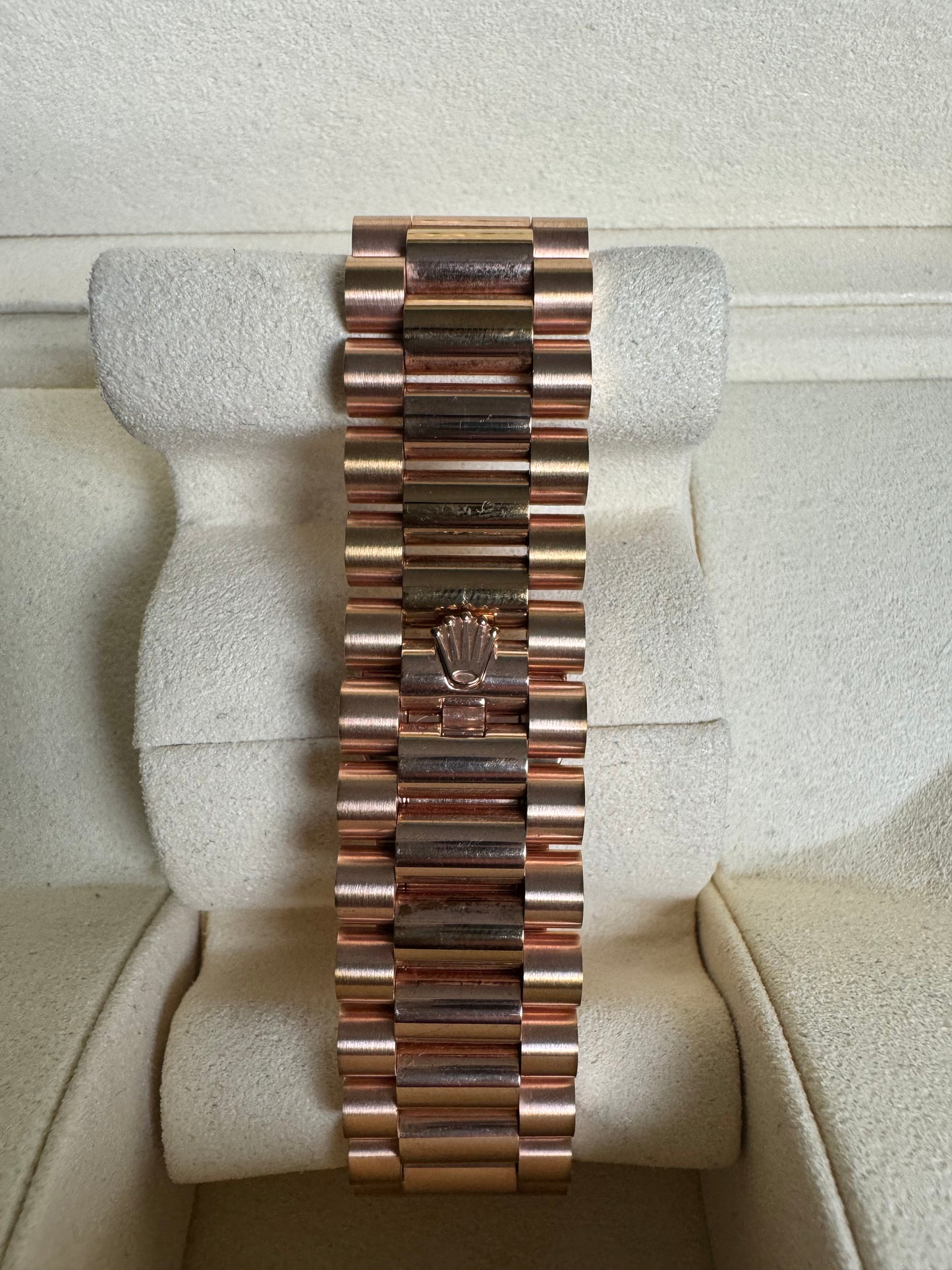 Pre-Owned 2023 Day-Date 40 – Everose Gold with Sundust Dial🌅 🏜️ | Authenticated by Sovrène