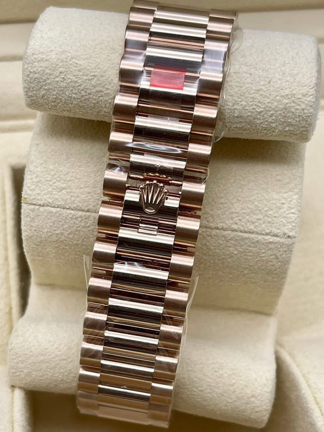 Pre-Owned 2025 Day-Date 40 – 18k Everose Gold with Green Dial | Authenticated by Sovrène