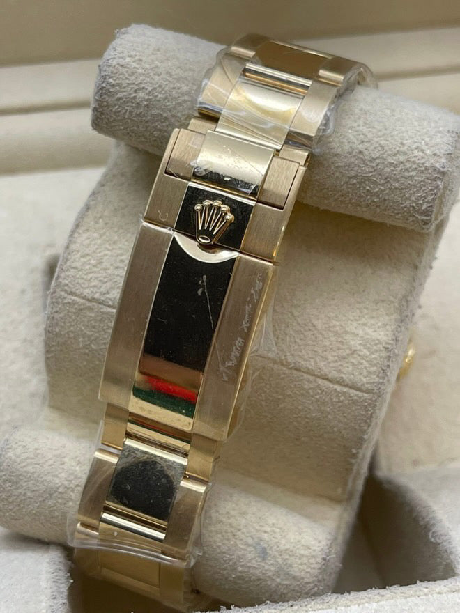 Pre-Owned 2025 Cosmograph Daytona – 18k Yellow Gold | Authenticated by Sovrène