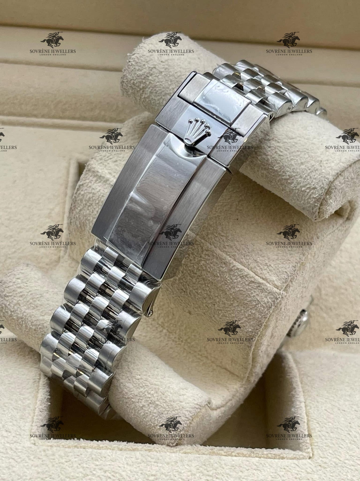 Pre-Owned 2025 GMT-Master II – Black and Blue Bezel | Authenticated by Sovrène