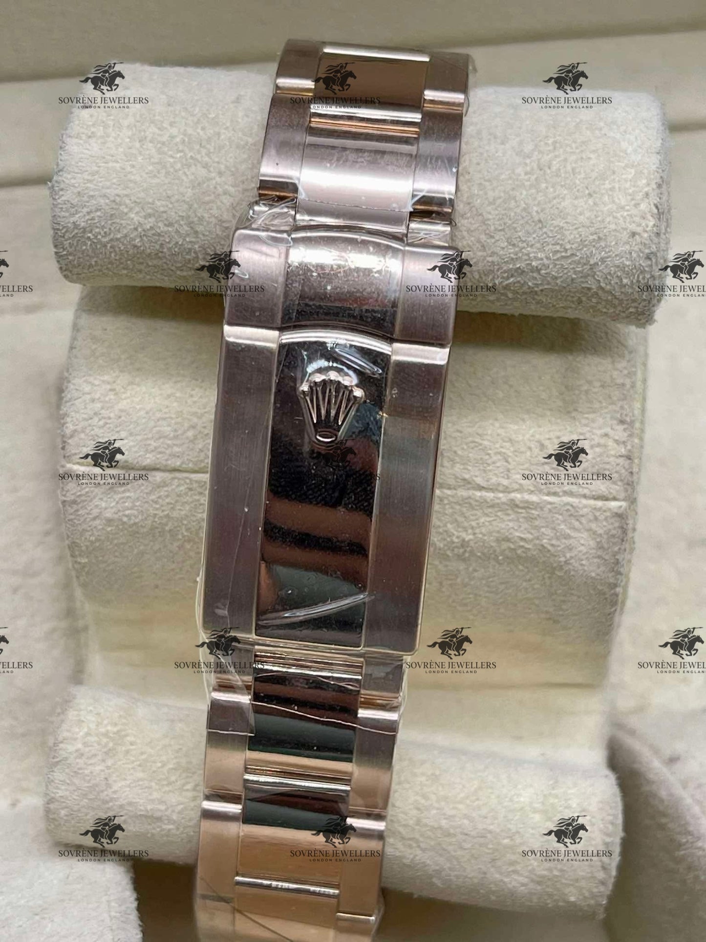 Pre-Owned 2024 Sky-Dweller – Everose Gold | Authenticated by Sovrène