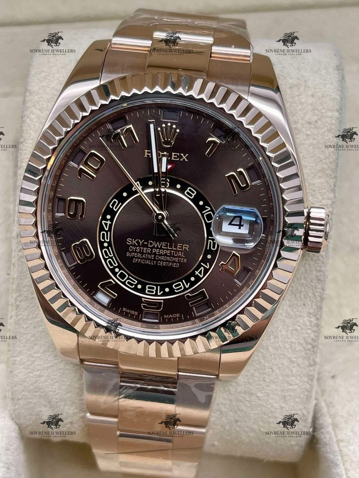 Pre-Owned 2024 Sky-Dweller – Everose Gold | Authenticated by Sovrène