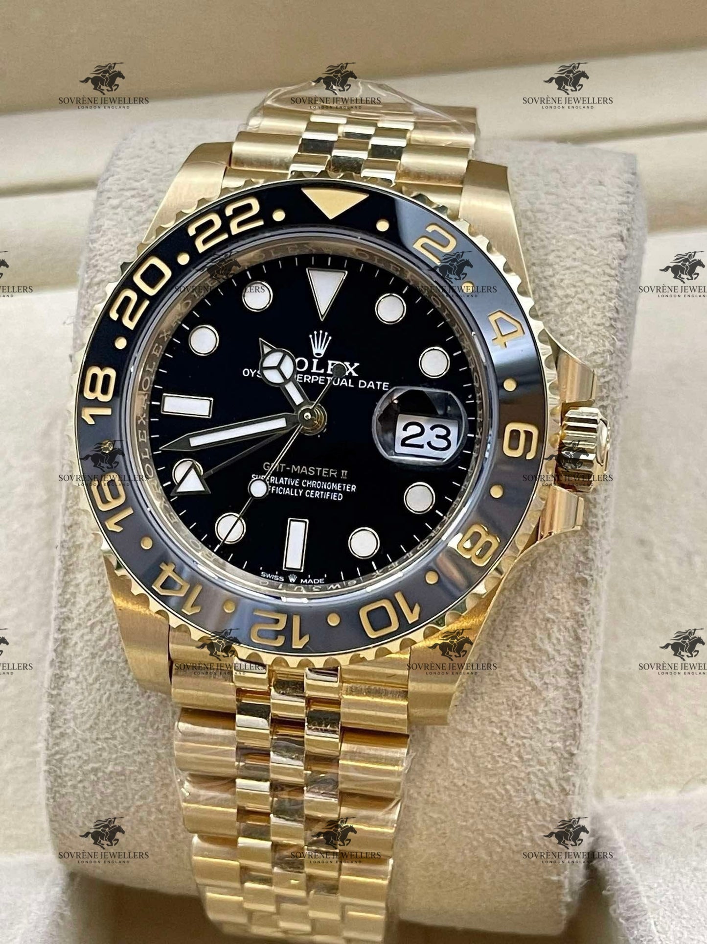 Pre-Owned Rolex GMT-Master II – 18K Yellow Gold & Black Dial 126718GRNR | Authenticated by Sovrène